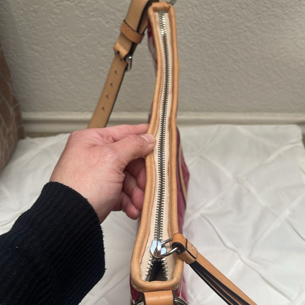 Coach - Picture 6 of 8